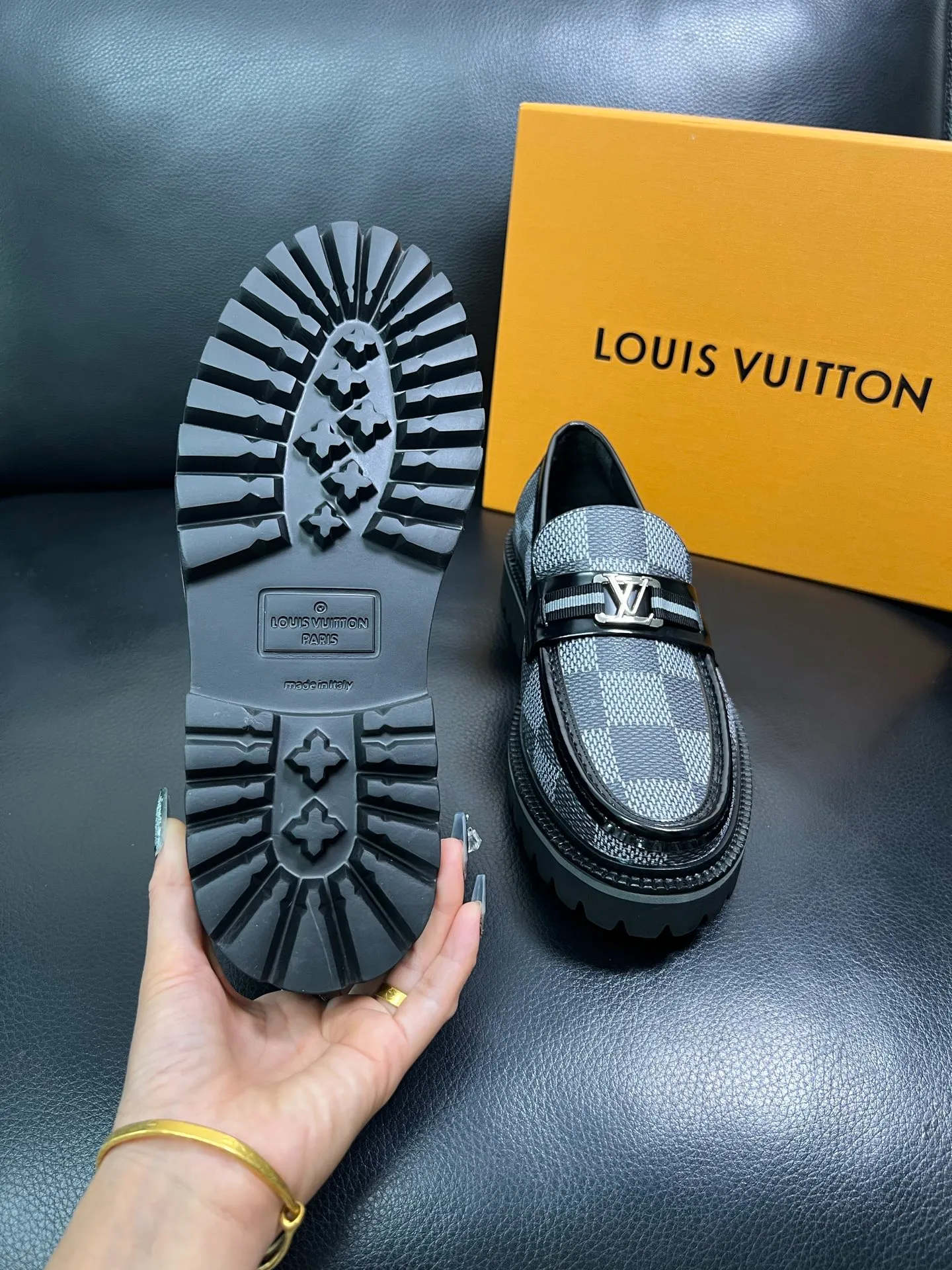 Men's shoes 💰780 Lv top purchasing Louis Vuitton leather shoes counter synchronization, uppers imported from Italy, imported water-dyed cowhide lining, soles: original soles specially provided by the original factory, original factory follow-up goods, high quality, welcome to compare, code number 38-44 (customized 45) 85842